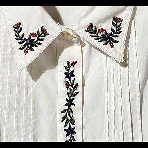 CRISP WHT PINTUCK BLOUSE 1010